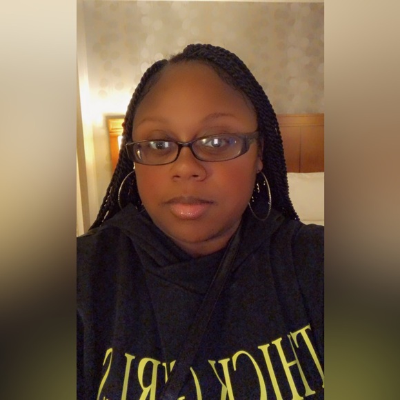 Meet your Posher, Sheniquia - Picture 10 of 15